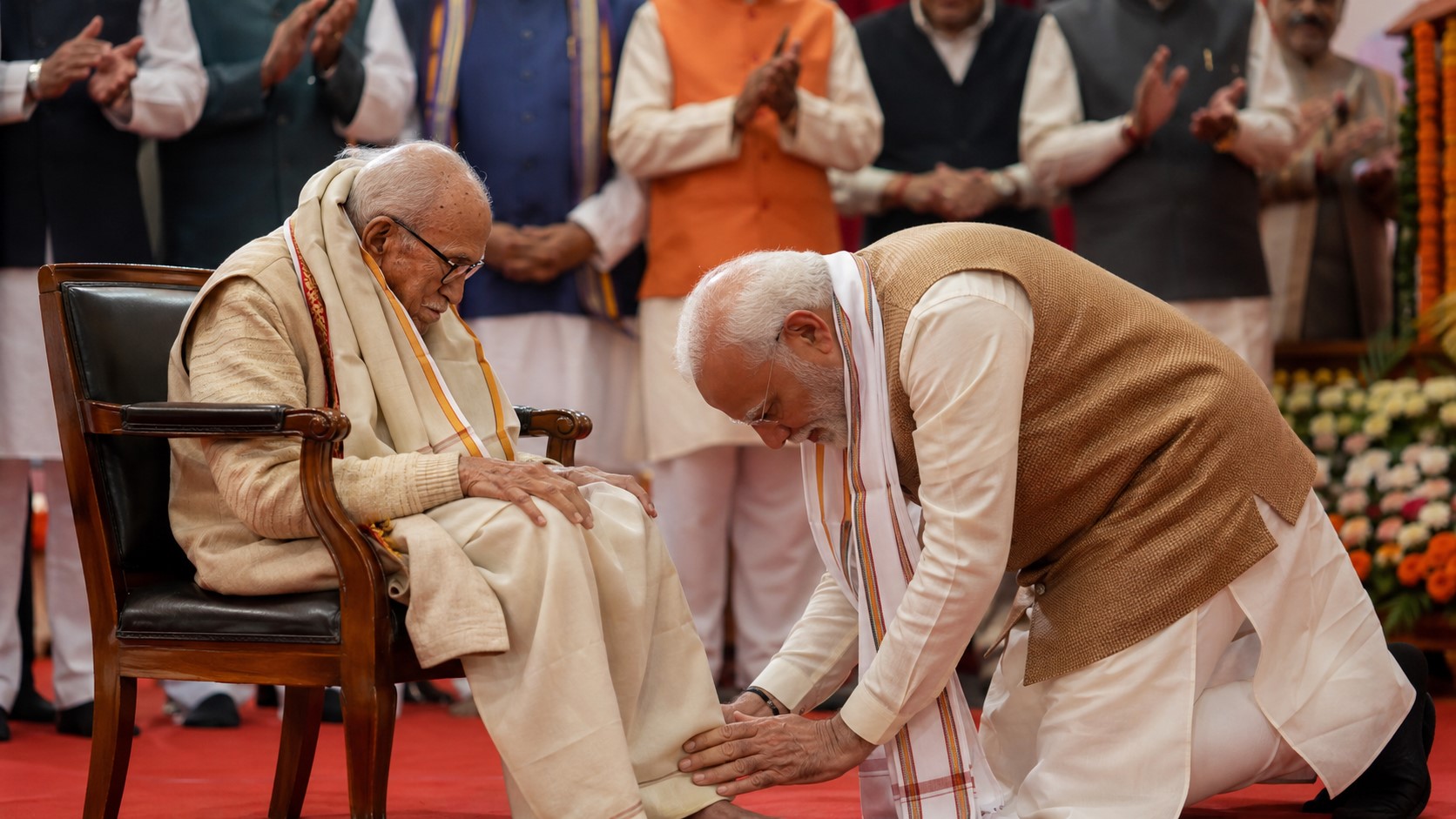 Makhan Lal Sarkar PM Modi Update 2026: মোদীর প্রণাম ও ৯৭ বছরের বৃদ্ধের রাজনৈতিক বিতর্কের সম্পূর্ণ বিশ্লেষণ